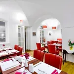 Aparthotel Boutique Lobster