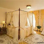 Boutique Lobster Aparthotel