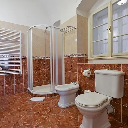 Lobster Aparthotel 4*