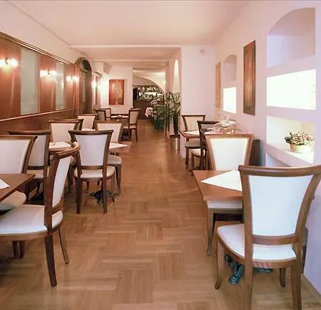 Boutique Lobster 4*