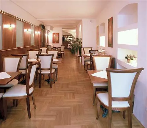 Boutique Lobster 4*